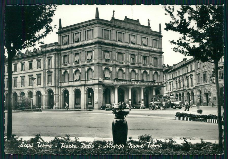 Alessandria Acqui Terme Piazza Italia Foto FG cartolina MZ4247 – fronte