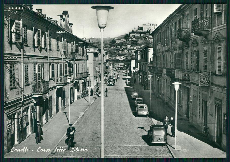 Asti Canelli Corso della Libertà Auto Foto FG cartolina MZ4305 – fronte