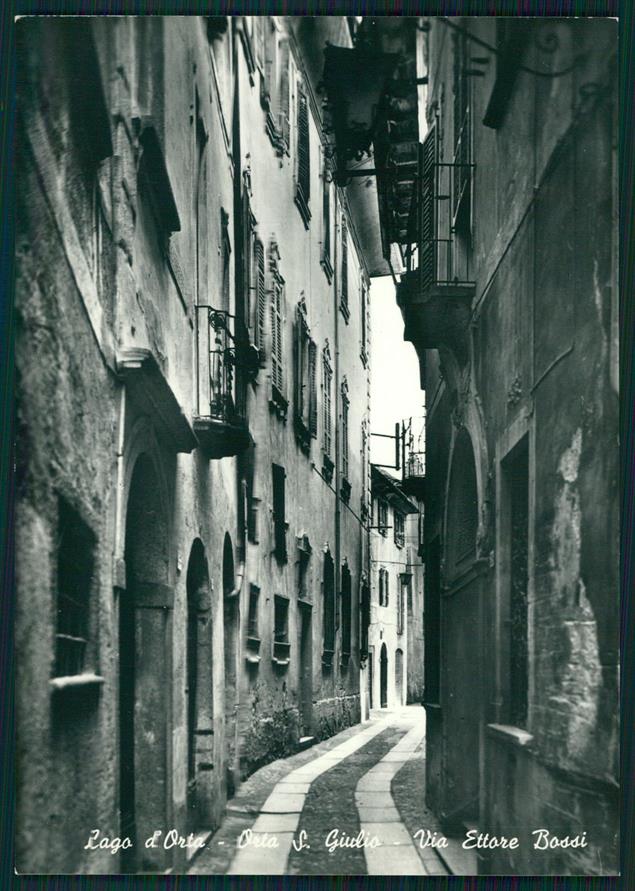 Novara Orta San Giulio Via Ettore Bossi Foto FG cartolina MZ4339 – fronte
