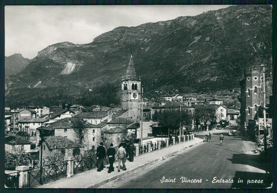 Aosta Saint Vincent Foto FG cartolina MZ4448 – fronte