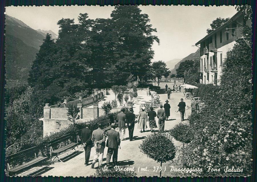 Aosta Saint Vincent Passeggiata Fans Salutis Foto FG cartolina MZ4465 – fronte