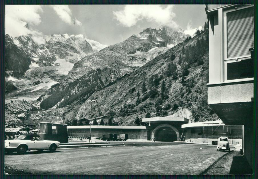 Aosta Courmayeur Entreves Traforo Auto Ape Piaggio Foto FG cartolina MZ4645 – fronte