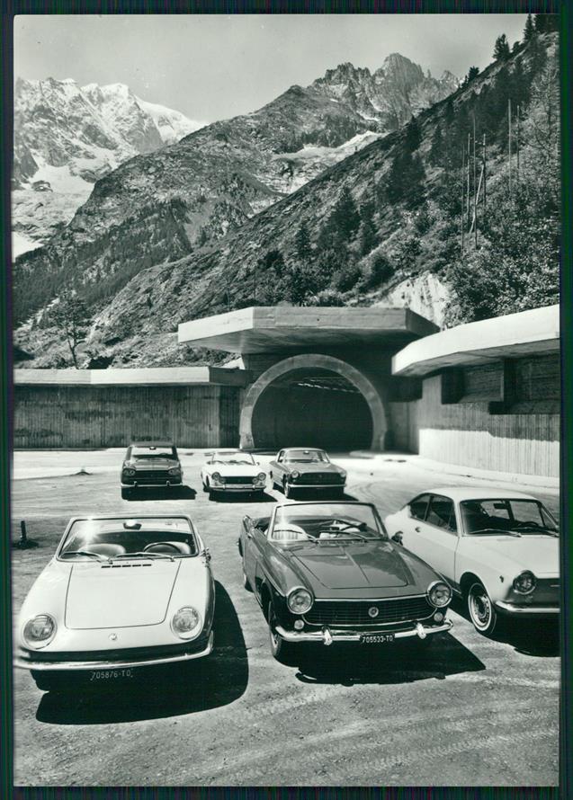 Aosta Courmayeur Entreves Traforo Auto Foto FG cartolina MZ4647 – fronte