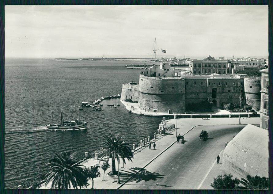 Taranto città Castel Sant'Angelo Barca Foto FG cartolina MZ4931 – fronte