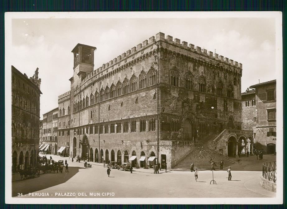 Perugia città Palazzo del Municipio Foto FG cartolina MZ4988 – fronte