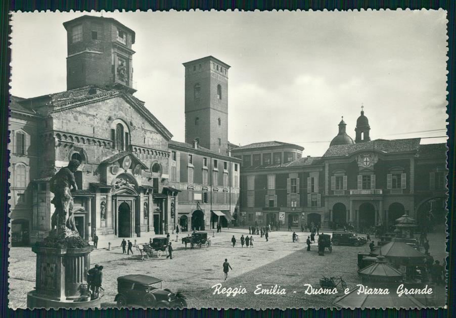 Reggio Emilia città Duomo Piazza Grande Carrozze Foto FG cartolina MZ5075 – fronte