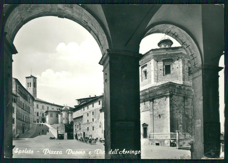 Perugia Spoleto Piazza Duomo Via dell'Arrigo Foto FG cartolina MZ5081 – fronte