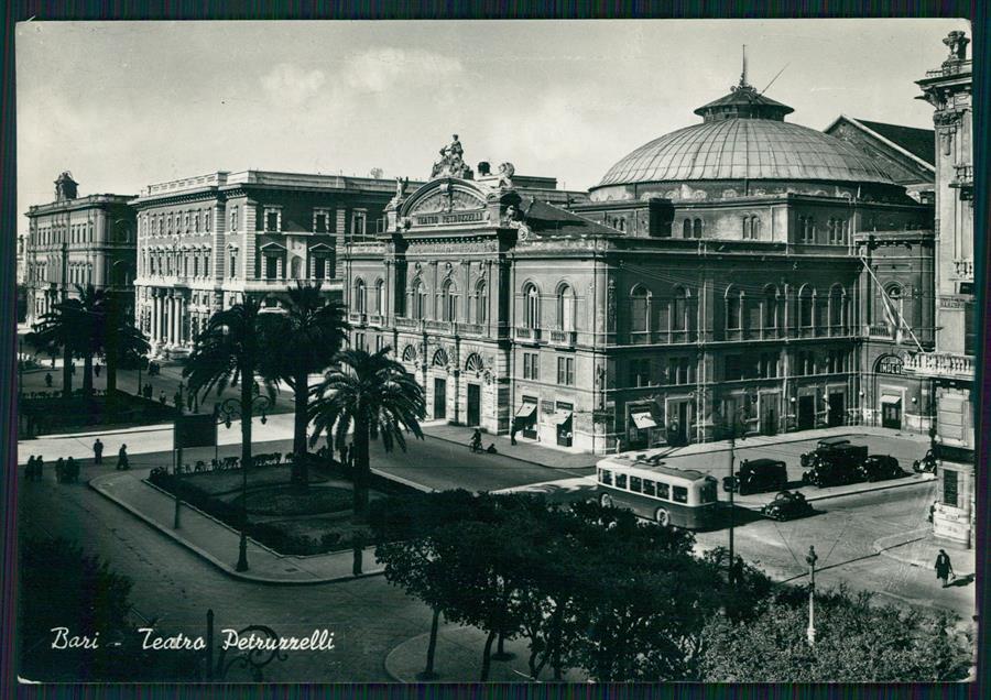 Bari città Teatro Petruzzelli Filovia Auto Foto FG cartolina MZ5092 – fronte
