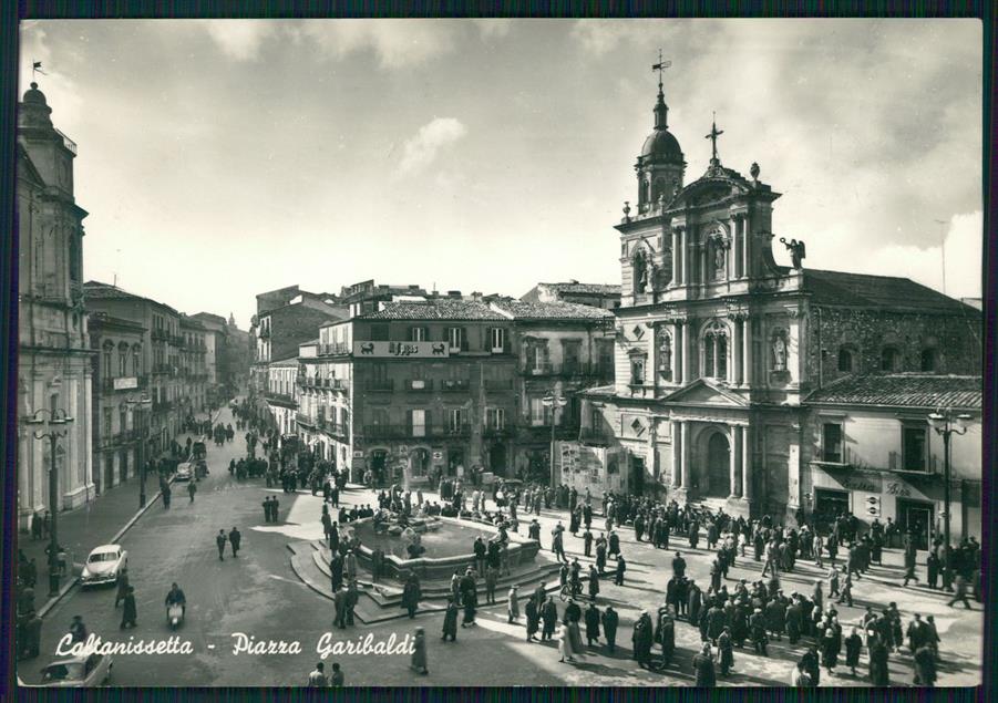 Caltanissetta città Piazza Garibaldi Auto Vespa Auto Foto FG cartolina MZ5093 – fronte