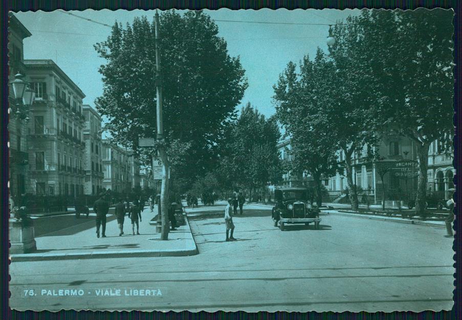 Palermo città Viale Libertà Auto Foto FG cartolina MZ5095 – fronte