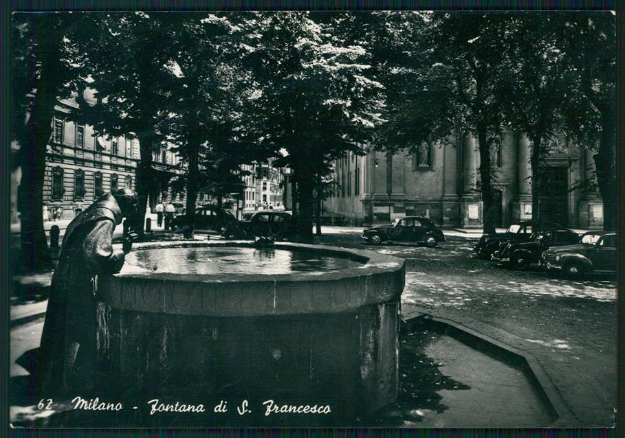 Milano città Fontana San Francesco Foto FG cartolina MZ5107 – fronte