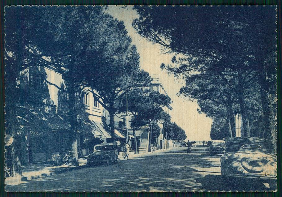 Rimini Riccione Viale Ceccarini Auto FG cartolina MZ5235 – fronte