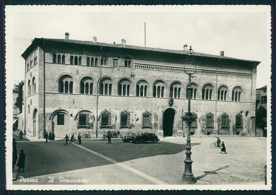 Parma città Il Vescovado Auto Foto FG cartolina MZ5354 – fronte