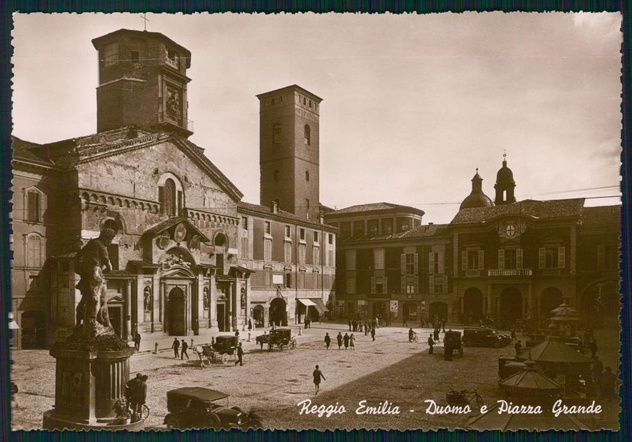 Reggio Emilia città Duomo e Piazza Grande Auto Foto FG cartolina MZ5355 – fronte