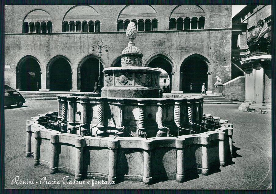 Rimini città Piazza Cavour Fontana Foto FG cartolina MZ5367 – fronte