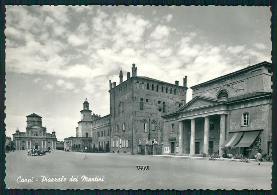 Modena Carpi Piazzale dei Martiri PIEGHINE Foto FG cartolina MZ5381 – fronte