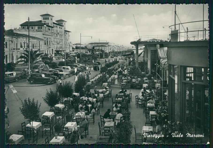 Lucca Viareggio Viale Marconi Auto Foto FG cartolina MZ5417 – fronte