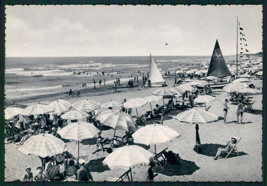 Lucca Viareggio Spiaggia Foto FG cartolina MZ5424 – fronte