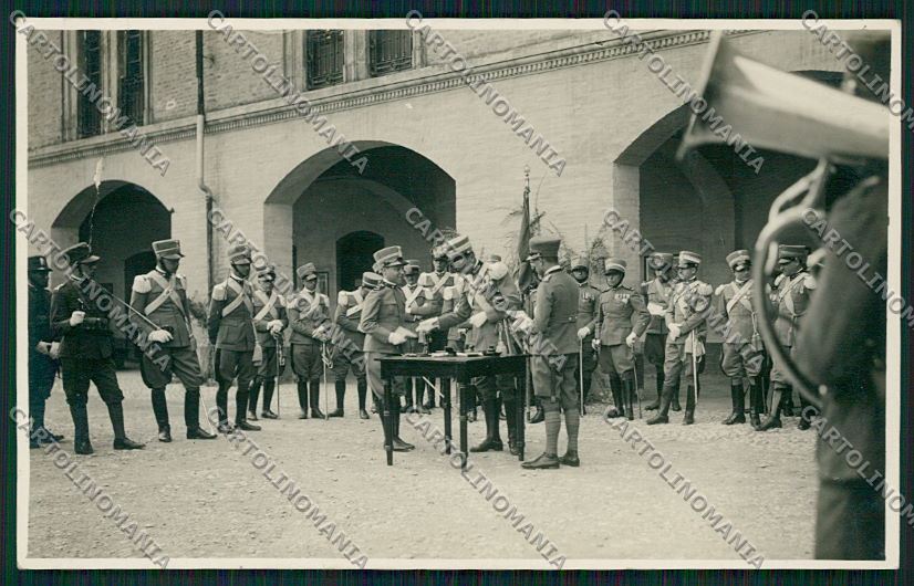 Reggio Emilia città Militari PIEGA Foto cartolina QK0264 – fronte