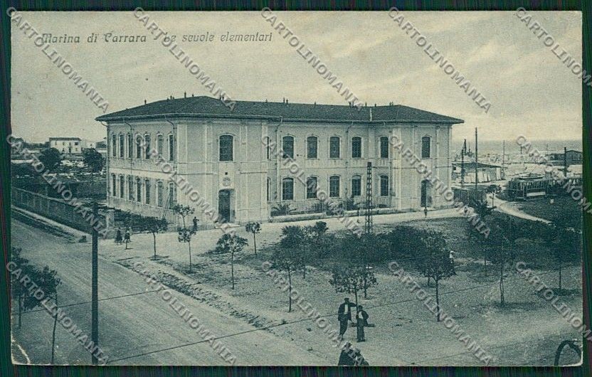 Massa Carrara Marina di Scuole PIEGA cartolina QQ3070 – fronte