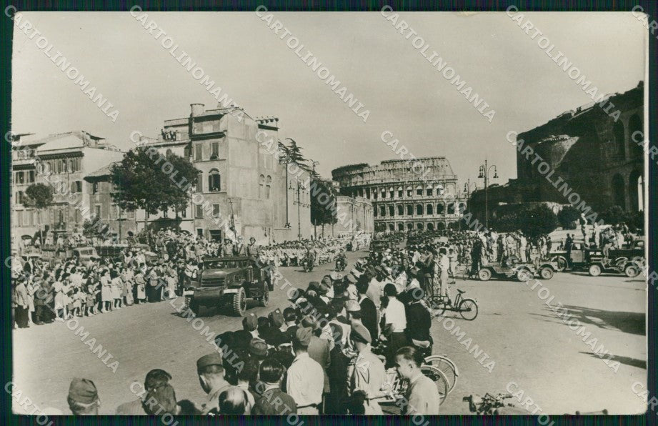 Roma Città Colosseo Truppe Francesi PIEGHINA Foto FG cartolina QT2117 – fronte