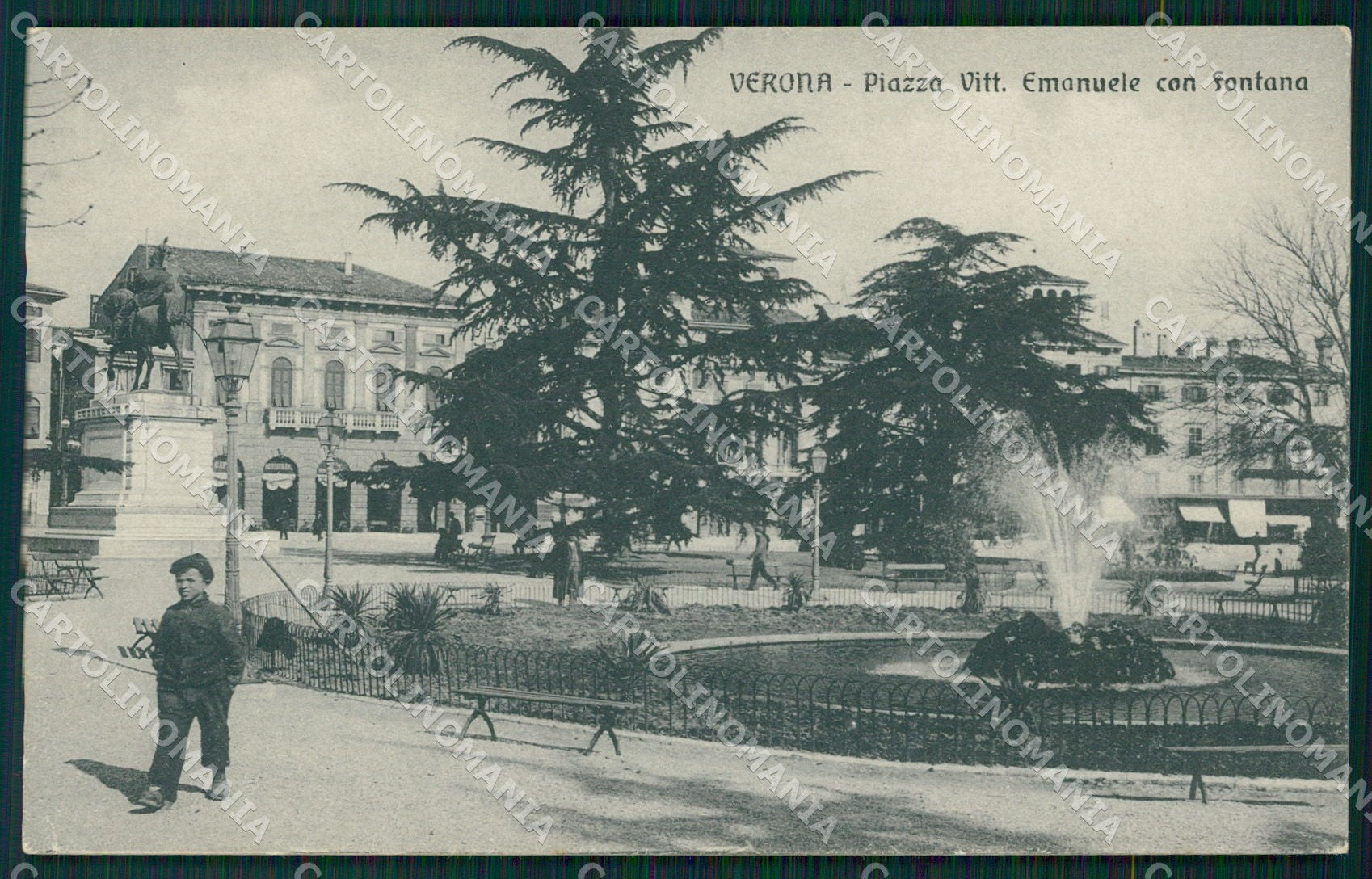 Verona Città Piazza Vittorio Emanuele cartolina QT4293 – fronte
