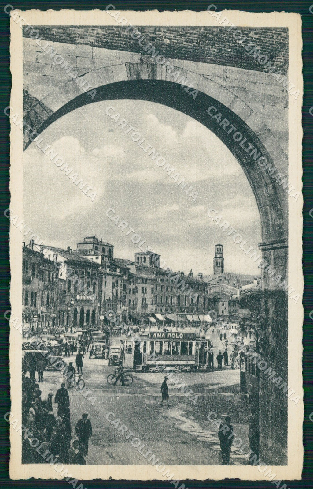 Verona Città Piazza Vittorio Emanuele Tram cartolina QT4372 – fronte
