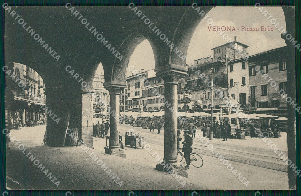 Verona Città Piazza Erbe PIEGHINA cartolina QT4429 – fronte