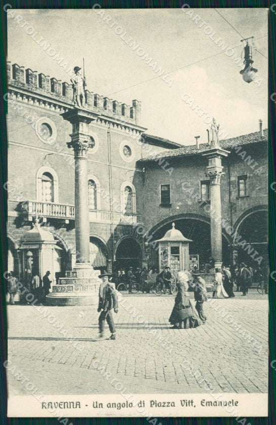 Ravenna città Piazza Vittorio Emanuele Edicola cartolina QT4922 – fronte