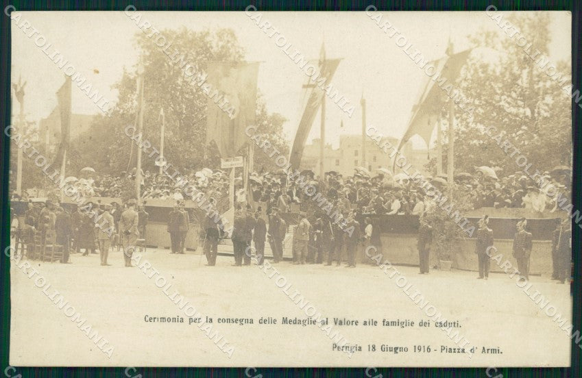 Perugia città Piazza Armi Consegna Medaglie Militari Foto cartolina QT7800 – fronte