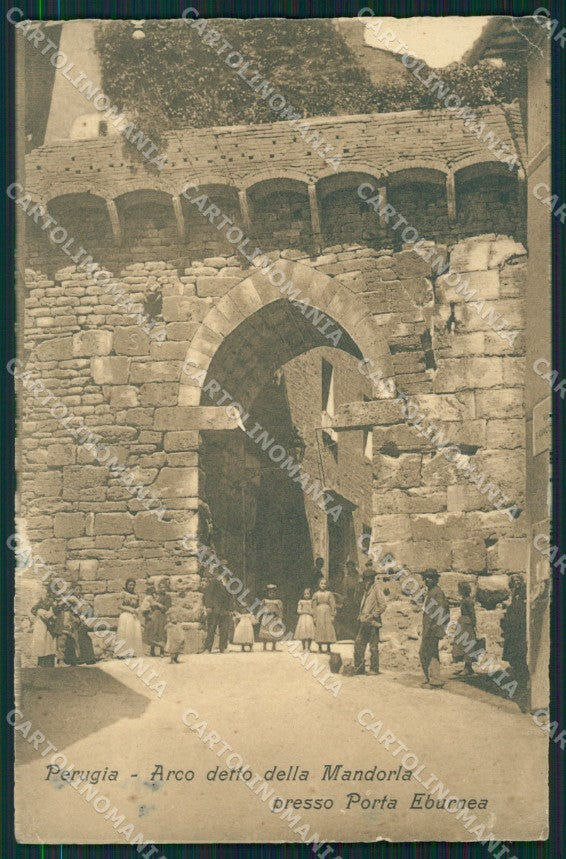 Perugia città Arco Mandorla PIEGHE ABRASA cartolina QZ2866 – fronte