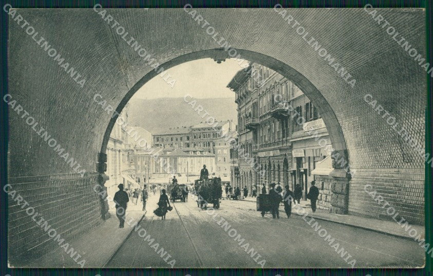 Trieste Città Galleria Montuzza cartolina QZ9010 – fronte