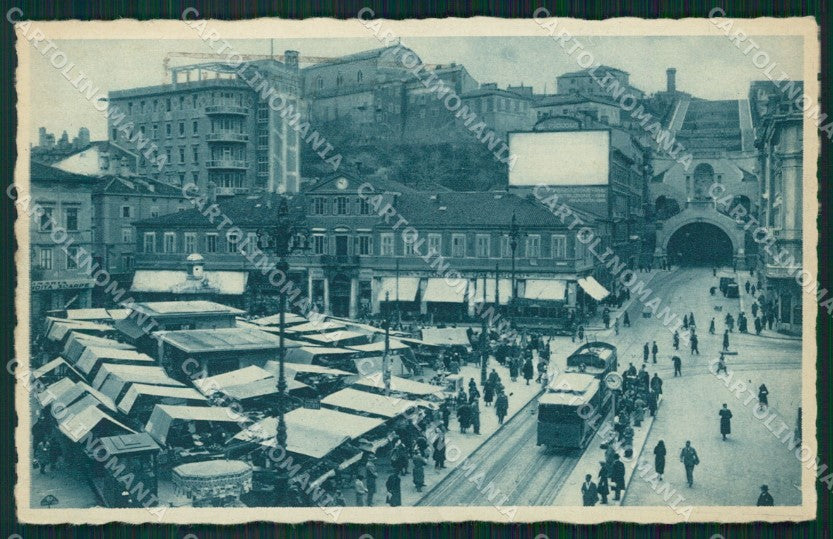 Trieste Città Mercato Tram cartolina QZ9025 – fronte