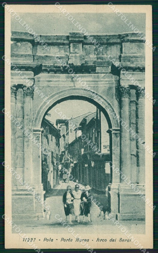 Croazia Pola Porta Aurea PIEGHINA cartolina QZ9210 – fronte