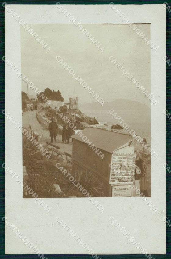 Genova Nervi Passeggiata Venditore Cartoline Foto cartolina RB9356 – fronte