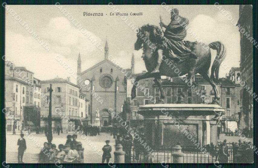 Piacenza Città Piazza Cavalli cartolina RB9894 – fronte
