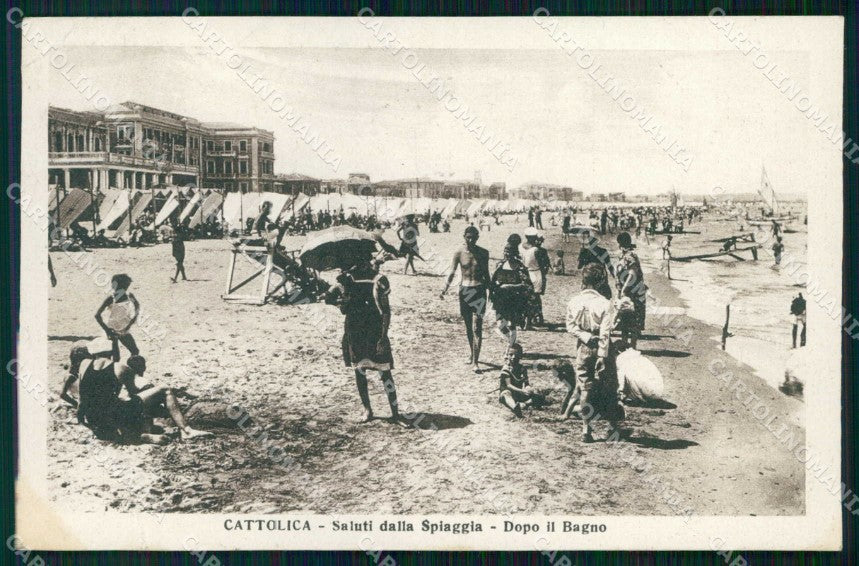 Rimini Cattolica Saluti da Spiaggia Dopo il Bagno cartolina RT3324 – fronte