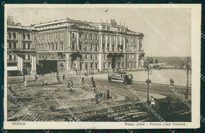 Trieste Città Piazza Unità Tram Palazzo Lloyd Triestino PIEGA cartolina RT4688 – fronte