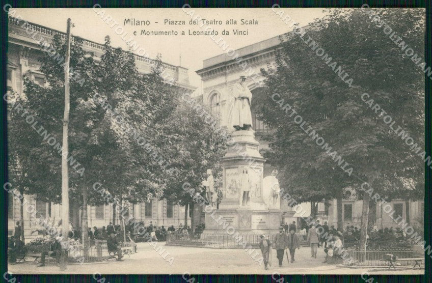 Milano Città Piazza del Teatro alla Scala Monumento a da Vinci cartolina RT5259 – fronte
