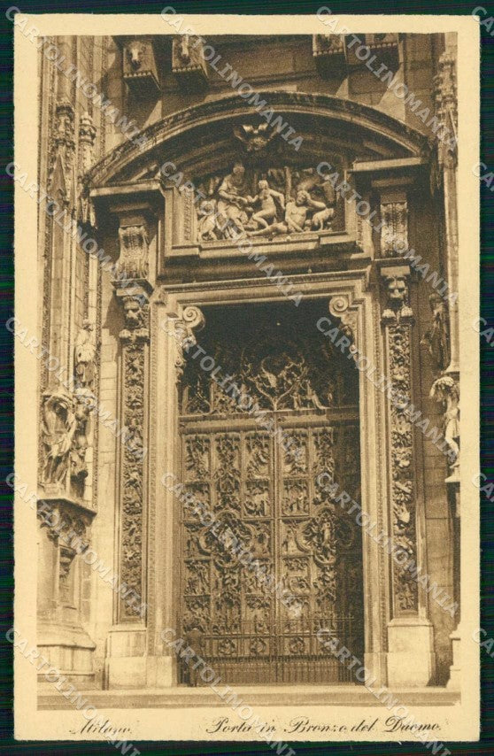 Milano Città Duomo Porta in Bronzo cartolina RT5664 – fronte