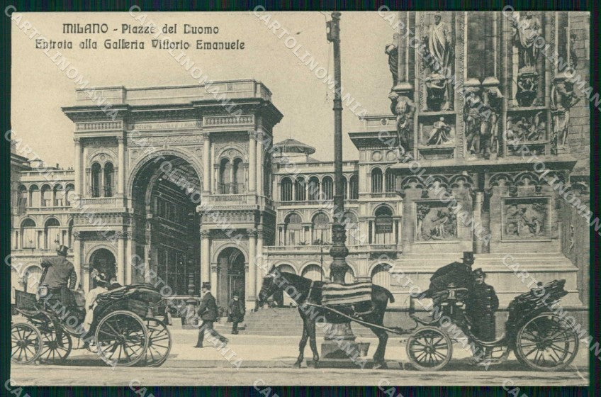 Milano Città Piazza Duomo Entrata Galleria Vittorio Emanuele cartolina RT5765 – fronte