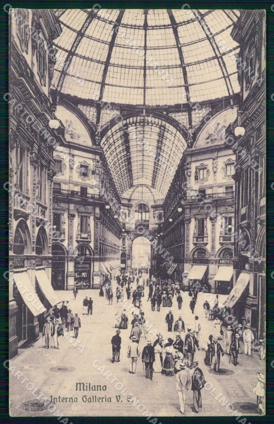 Milano Città Interno Galleria Vittorio Emanuele cartolina RT5776 – fronte