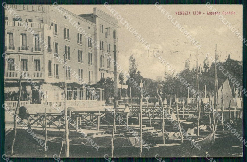 Venezia Città Lido di Approdo Gondole cartolina RT8278 – fronte