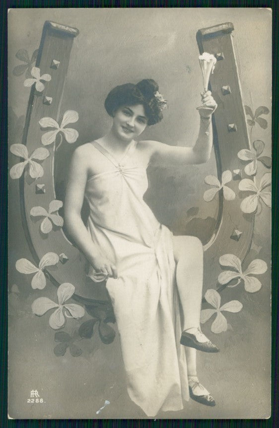 Toasting Lady New Year Four Leaf Clover Luck serie 2288 RPPC postcard TC3053 – fronte