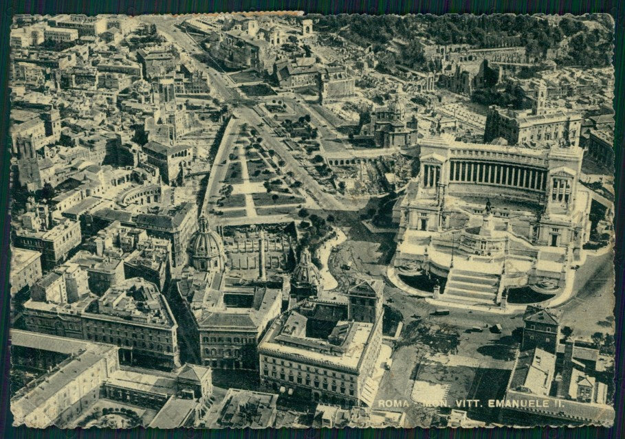 Roma Città Monumento Vittorio Emanuele II PIEGHINE FG cartolina VK2377 – fronte