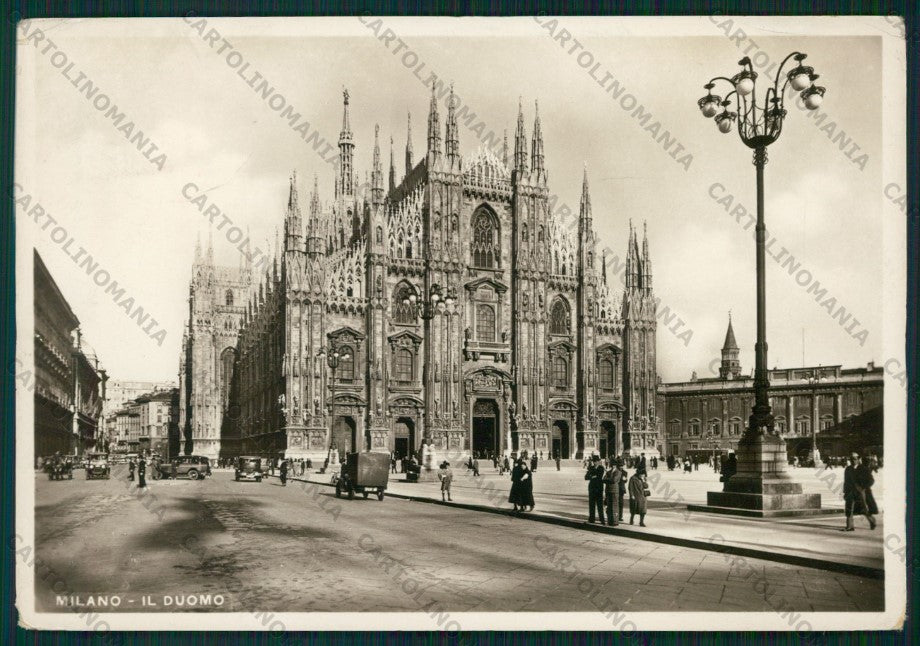 Milano Città Duomo Auto PIEGHINE Foto FG cartolina VK2539 – fronte