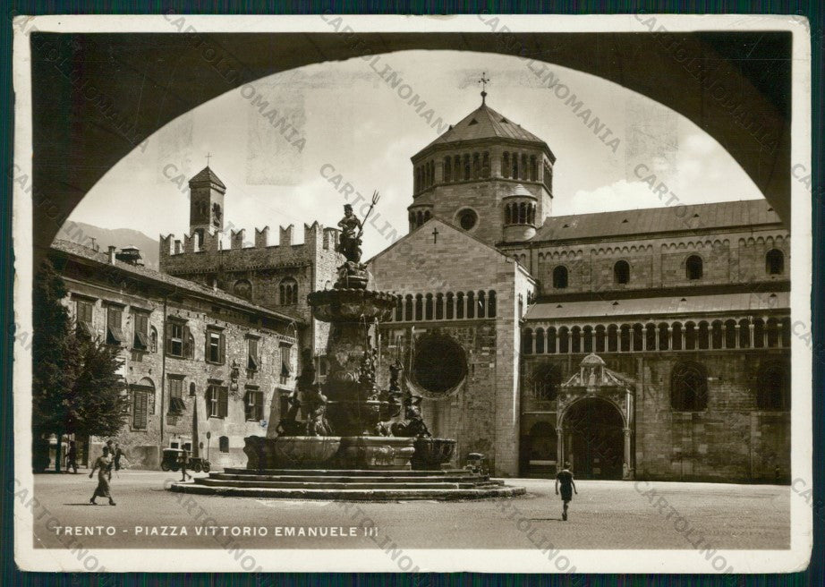 Trento Città Piazza Vittorio Veneto PIEGHINE Foto FG cartolina VK3204 – fronte