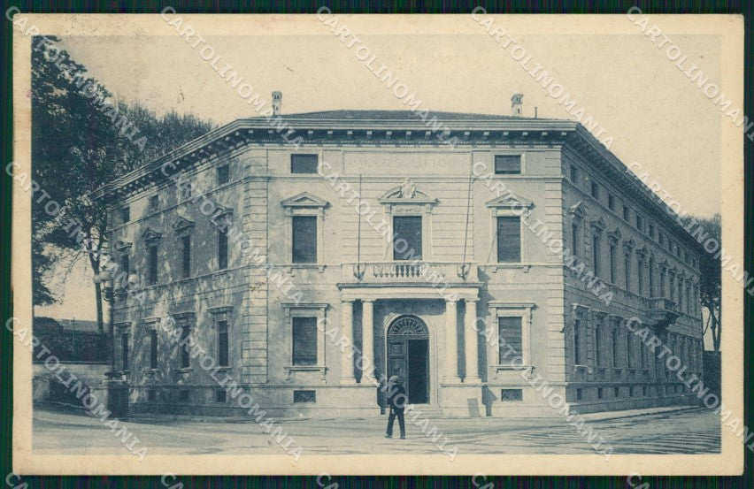 Lucca Città Palazzo Littorio SCOLLATA PIEGHINA cartolina WX1100 – fronte