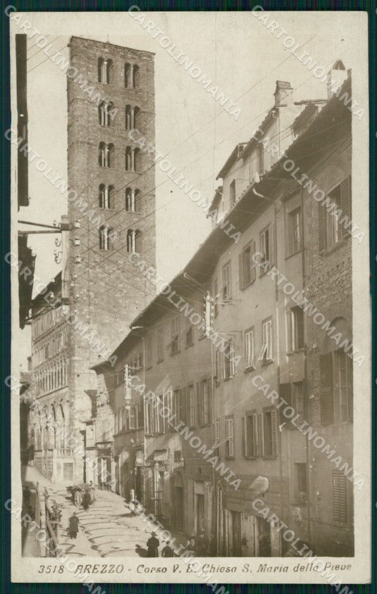 Arezzo Città Corso Vittorio Emanuele LEGGERMENTE PIEGATA Foto cartolina WX1361 – fronte