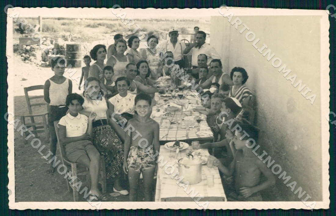 Brindisi Ostuni bella scena familiare Foto Studio Carrozzo cartolina WX7209 – fronte